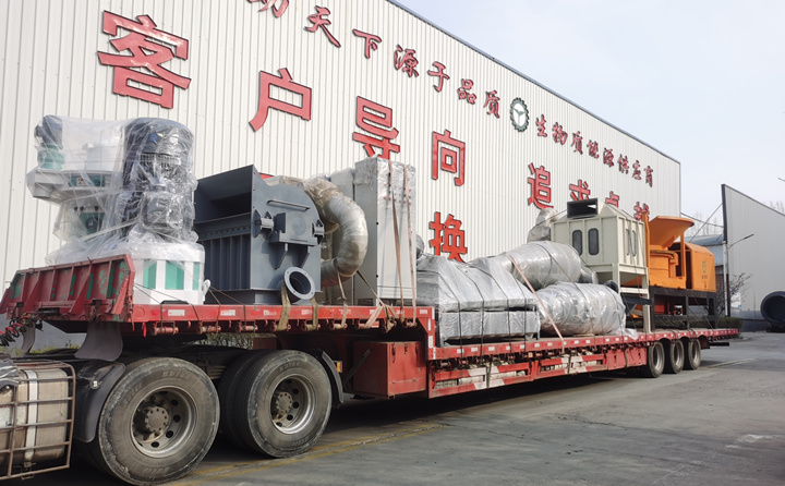 由于山東顆粒機(jī)質(zhì)量與價(jià)格并存，在市場(chǎng)的所占比例越來(lái)越大，越來(lái)越多的客戶(hù)選擇與山東顆粒機(jī)廠家合作，購(gòu)買(mǎi)鋸末顆粒機(jī)、破碎機(jī)、粉碎機(jī)等設(shè)備。